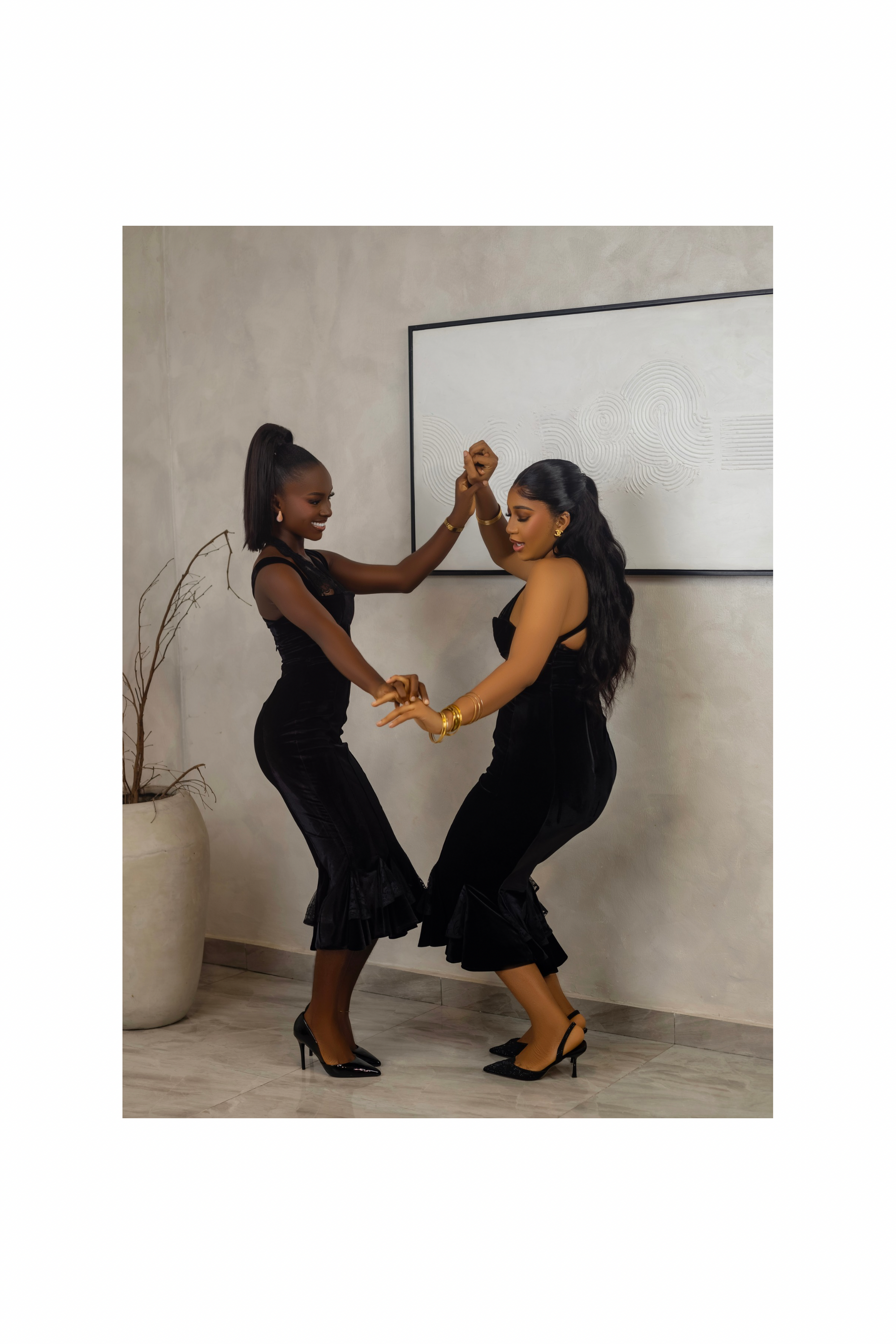 La Silhouette Dress-Medium